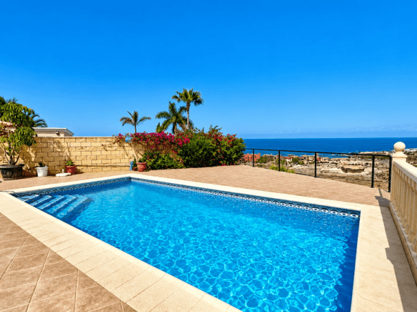 Private swimming pool with sun terrace and sea views in Tenerife