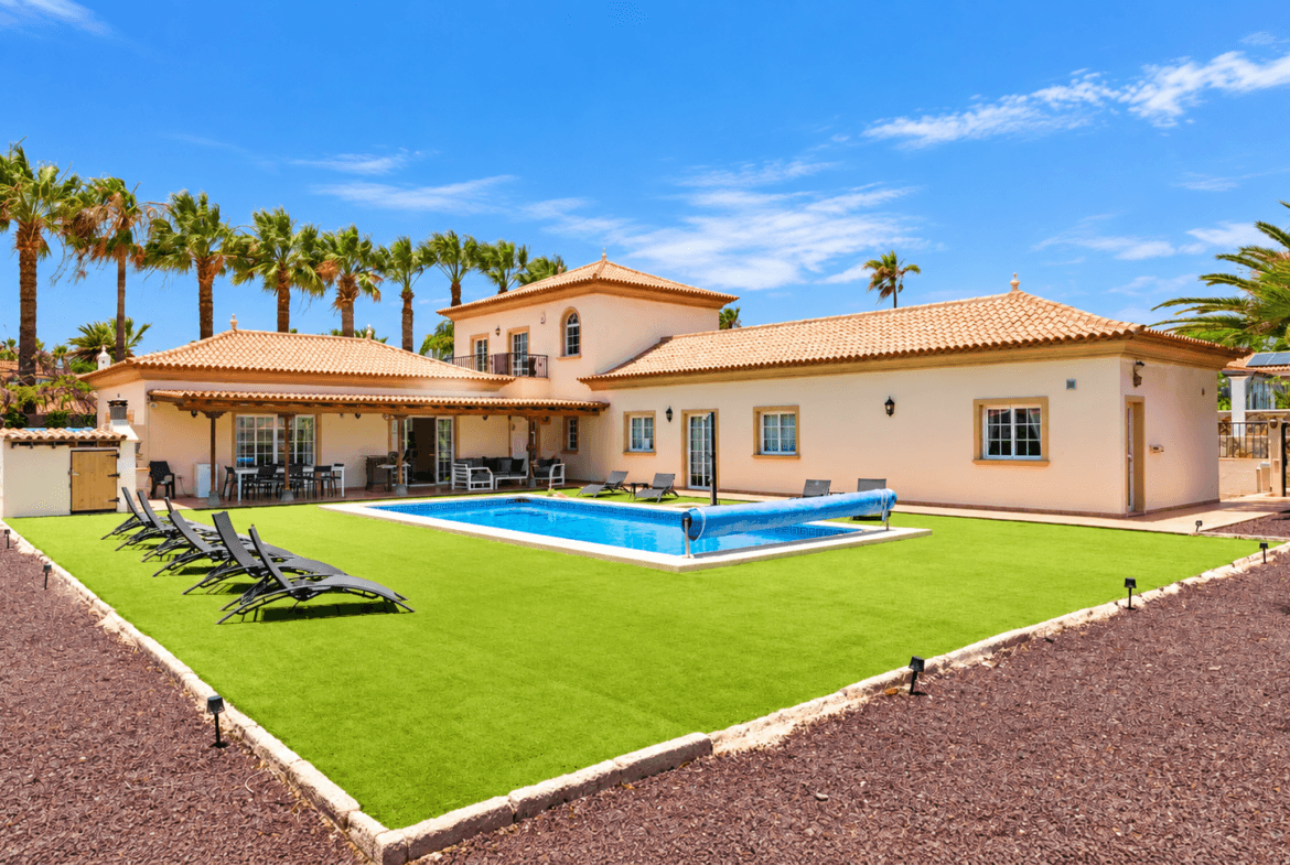 8 Bedroom Villa for Sale in Golf del Sur with Heated Pool