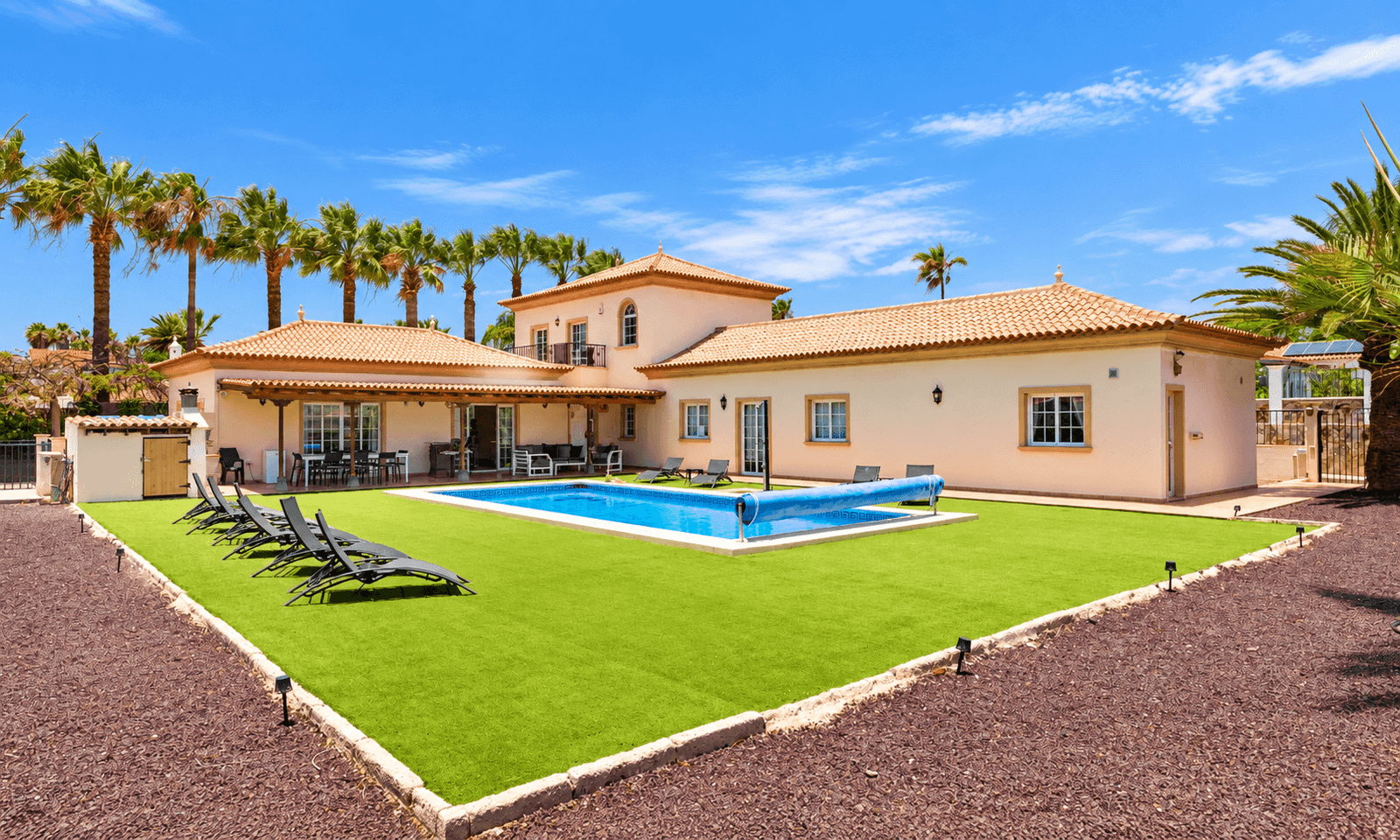 Villa for sale in Golf del Sur with private heated swimming pool and gardens