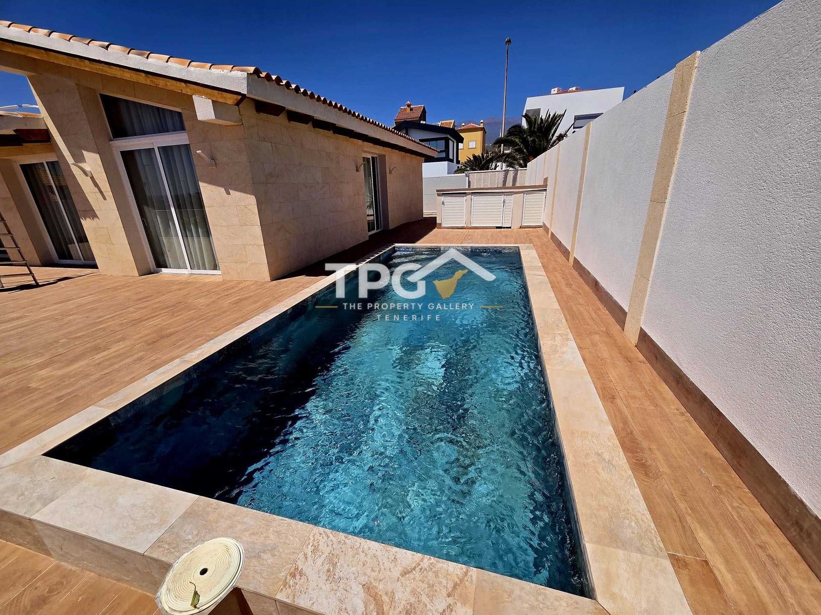 Villa for Sale in La Listada with Sea Views