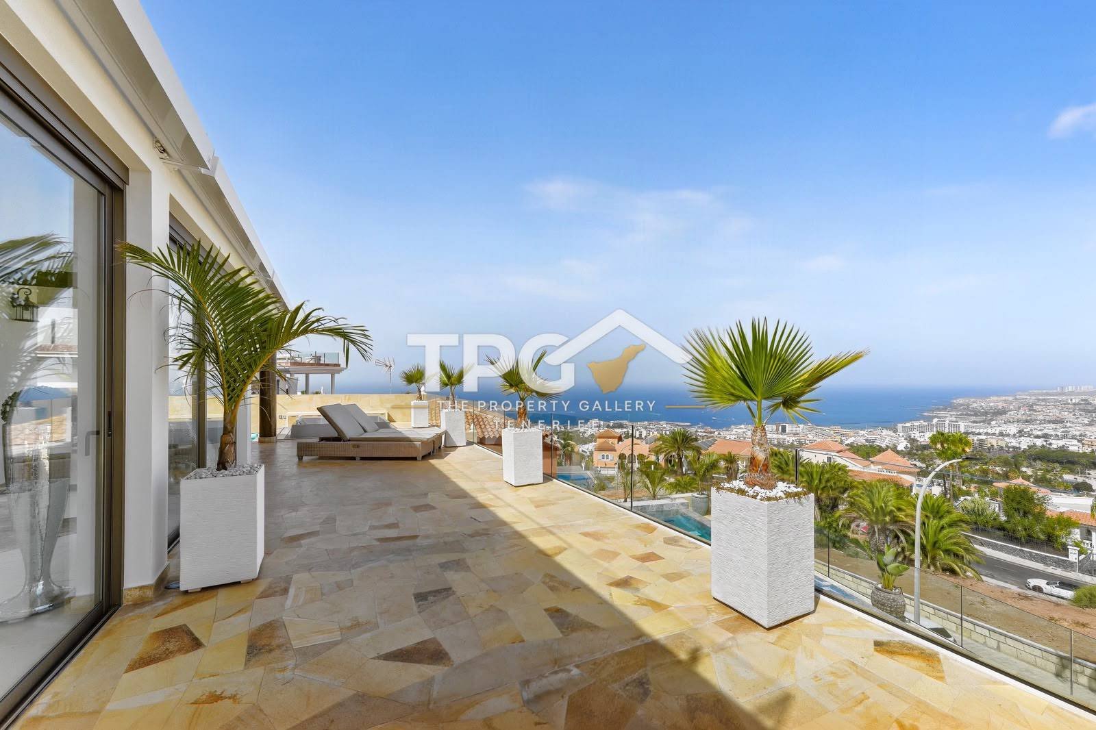 Luxury Villa for Sale in San Eugenio Alto with Sea Views