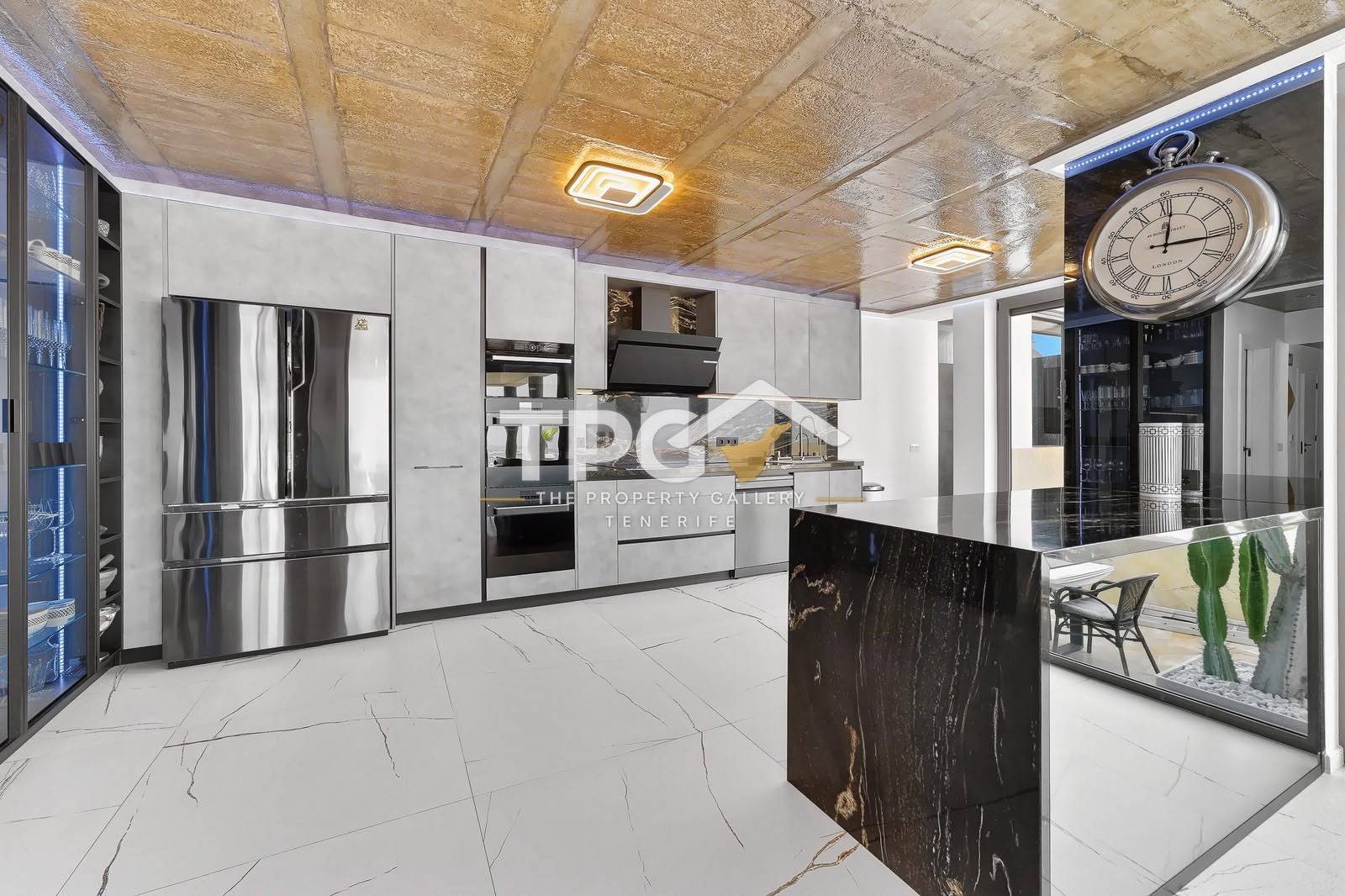 Luxury Villa for Sale in San Eugenio Alto with Sea Views