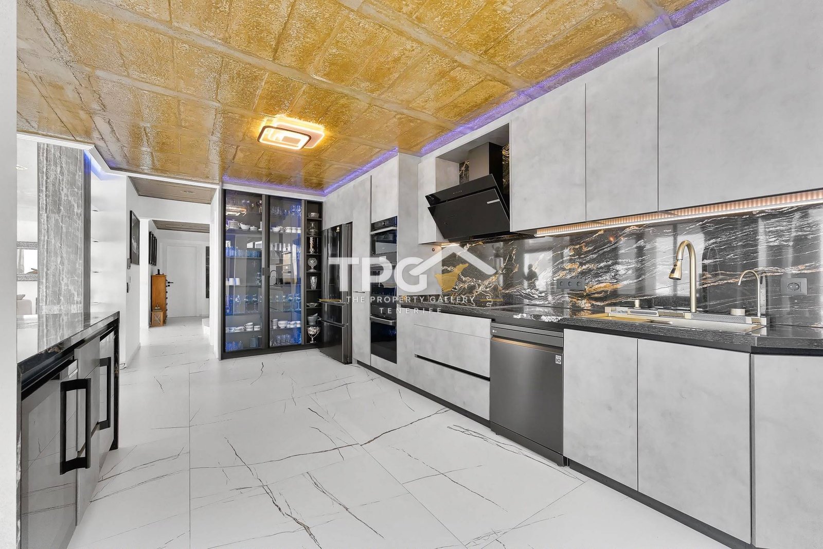 Luxury Villa for Sale in San Eugenio Alto with Sea Views