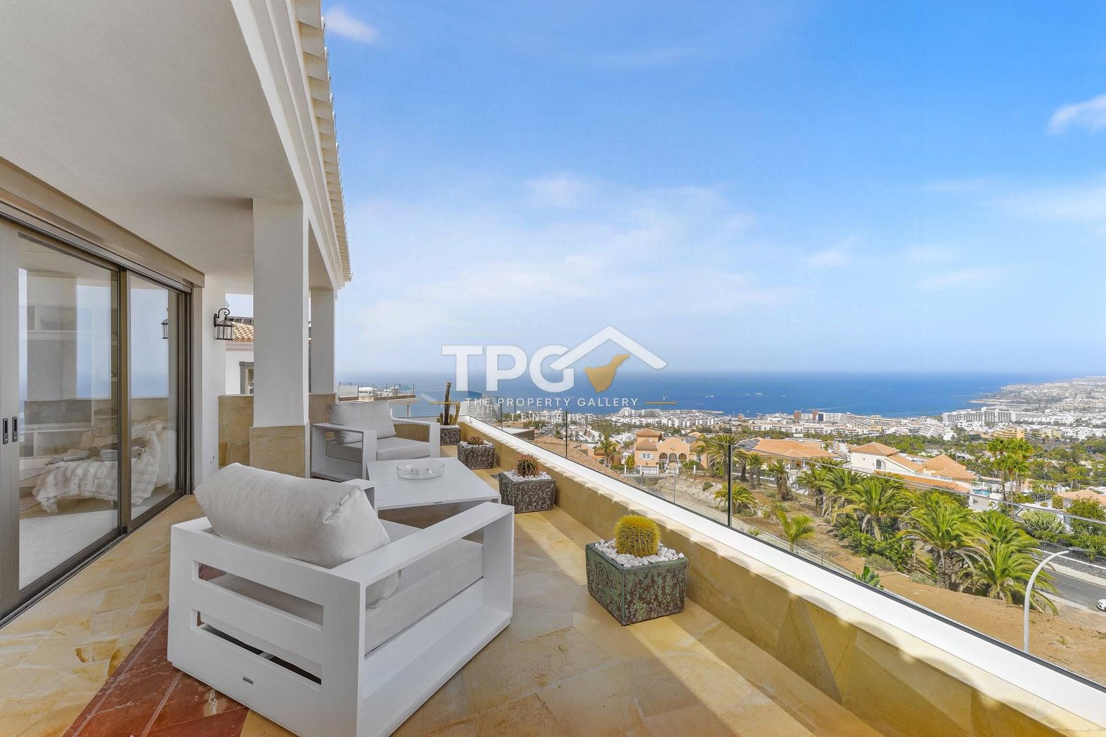 Luxury Villa for Sale in San Eugenio Alto with Sea Views