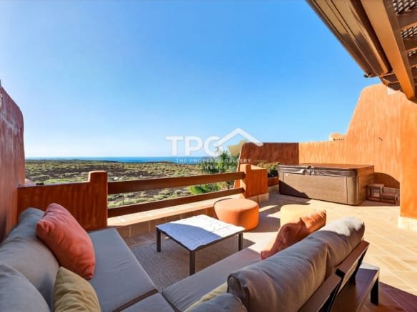 Penthouse for sale in Palm Mar with sea views and private solarium