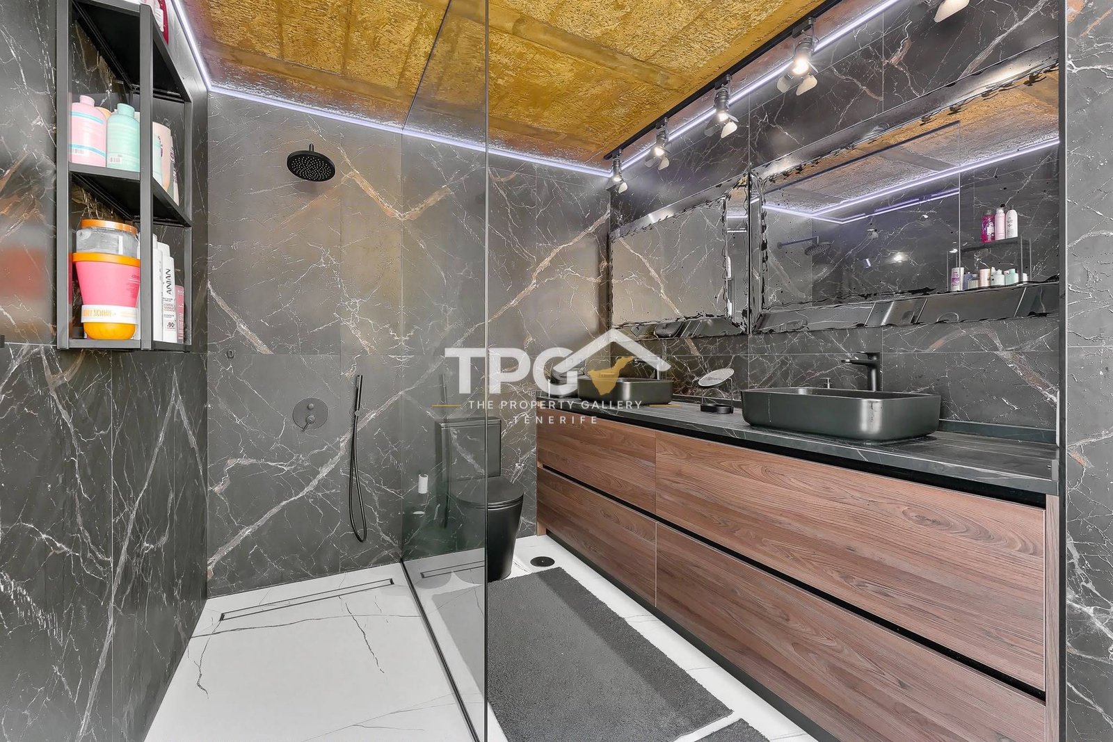Luxury Villa for Sale in San Eugenio Alto with Sea Views
