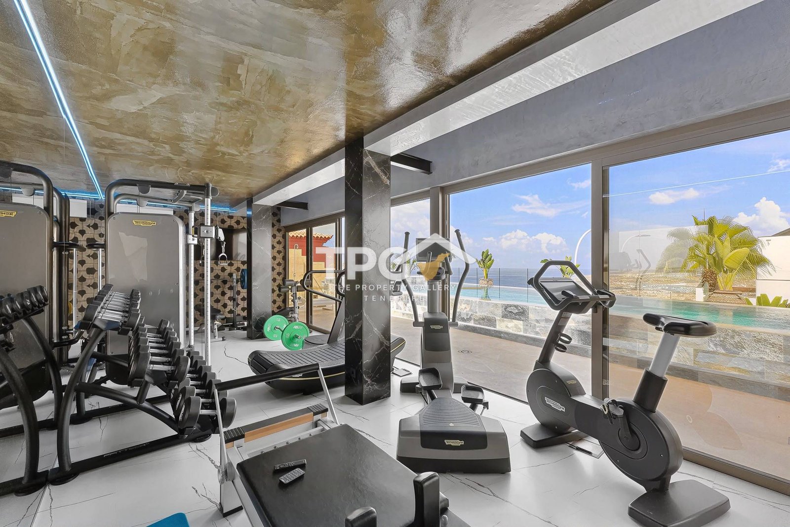 Luxury Villa for Sale in San Eugenio Alto with Sea Views