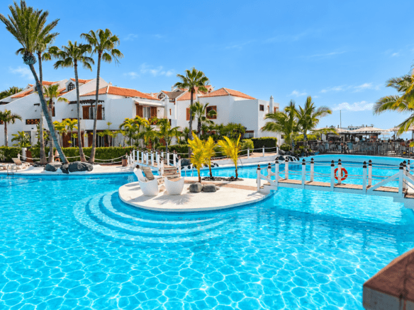 Apartment for sale in Parque Santiago 3 with communal pools in Playa de las Américas
