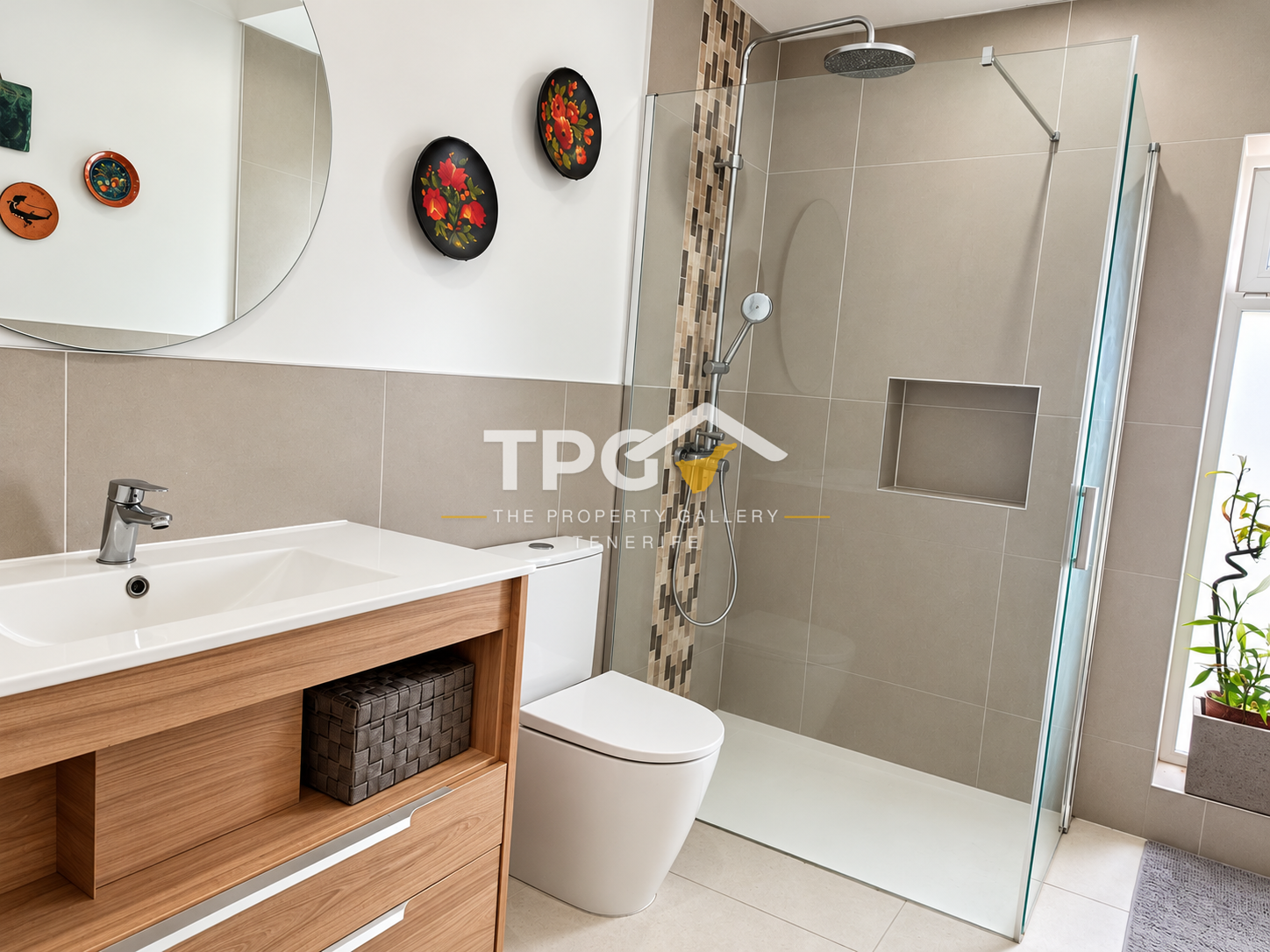 TPG-D2391 bathroom 1 Country House for Sale in Arona, Tenerife